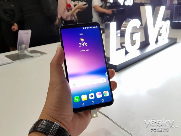 LG V30即将登陆美国市场:10月5日开启预定
